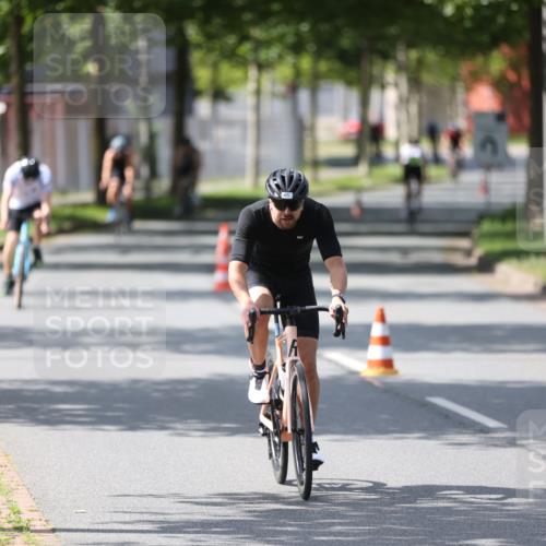 10.08.2025 - GEWOBA Citytriathlon Bremen Yannick Fuchs http://msf.ph/oto/8550998 10.08.2025 14:16:13 Radfahren 2, 23, 24, 38, 46, 48, 62, 63, 65, 92, 129 meine-sportfotos.de