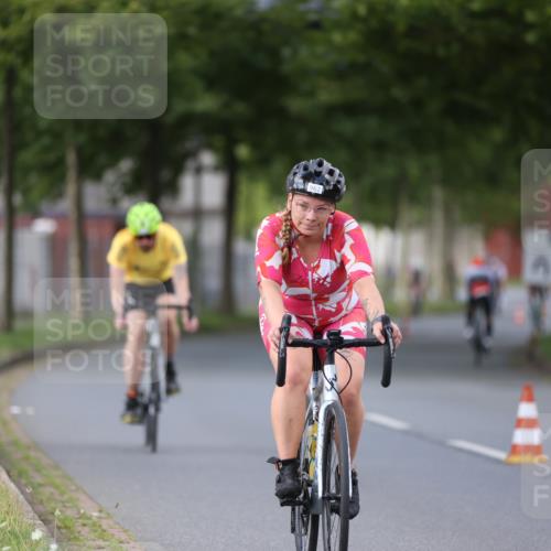 10.08.2025 - GEWOBA Citytriathlon Bremen Yannick Fuchs http://msf.ph/oto/8550999 10.08.2025 12:27:23 Radfahren 568, 586, 607, 633, 792, 835, 918, 929, 962, 1038 meine-sportfotos.de