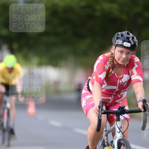 10.08.2025 - GEWOBA Citytriathlon Bremen Yannick Fuchs http://msf.ph/oto/8551003 10.08.2025 12:27:23 Radfahren 568, 586, 607, 633, 792, 835, 918, 929, 962, 1038 meine-sportfotos.de
