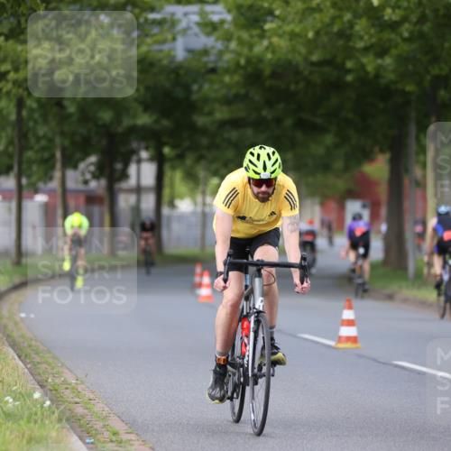 10.08.2025 - GEWOBA Citytriathlon Bremen Yannick Fuchs http://msf.ph/oto/8551006 10.08.2025 12:27:24 Radfahren 568, 586, 633, 792, 835, 918, 929, 962, 1038 meine-sportfotos.de