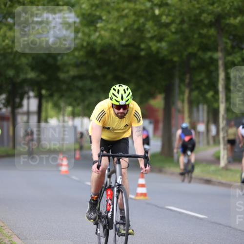 10.08.2025 - GEWOBA Citytriathlon Bremen Yannick Fuchs http://msf.ph/oto/8551009 10.08.2025 12:27:24 Radfahren 568, 586, 633, 792, 835, 918, 929, 962, 1038 meine-sportfotos.de