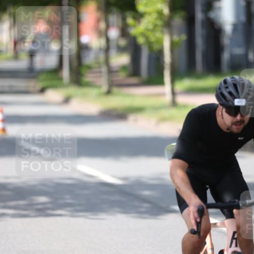10.08.2025 - GEWOBA Citytriathlon Bremen Yannick Fuchs http://msf.ph/oto/8551014 10.08.2025 14:16:15 Radfahren 2, 23, 24, 38, 46, 48, 57, 62, 63, 65, 92, 129, 144 meine-sportfotos.de