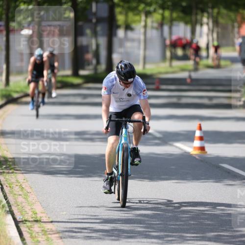 10.08.2025 - GEWOBA Citytriathlon Bremen Yannick Fuchs http://msf.ph/oto/8551019 10.08.2025 14:16:16 Radfahren 2, 23, 24, 38, 46, 48, 57, 62, 63, 65, 92, 144 meine-sportfotos.de