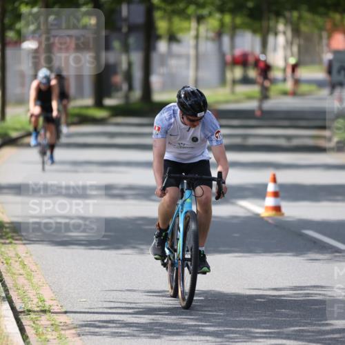 10.08.2025 - GEWOBA Citytriathlon Bremen Yannick Fuchs http://msf.ph/oto/8551020 10.08.2025 14:16:16 Radfahren 2, 23, 24, 38, 46, 48, 57, 62, 63, 65, 92, 144 meine-sportfotos.de