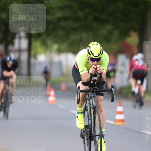 10.08.2025 - GEWOBA Citytriathlon Bremen Yannick Fuchs http://msf.ph/oto/8551021 10.08.2025 12:27:27 Radfahren 568, 586, 633, 792, 835, 929, 962, 1038 meine-sportfotos.de