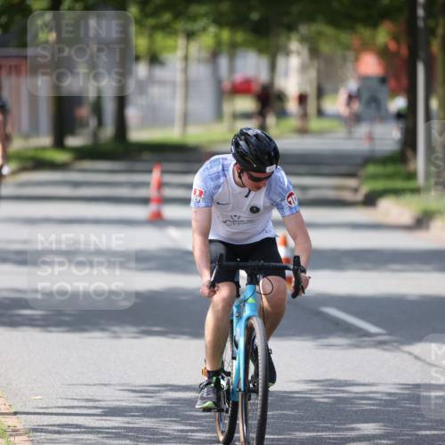 10.08.2025 - GEWOBA Citytriathlon Bremen Yannick Fuchs http://msf.ph/oto/8551024 10.08.2025 14:16:16 Radfahren 2, 23, 24, 38, 46, 48, 57, 62, 63, 65, 92, 144 meine-sportfotos.de