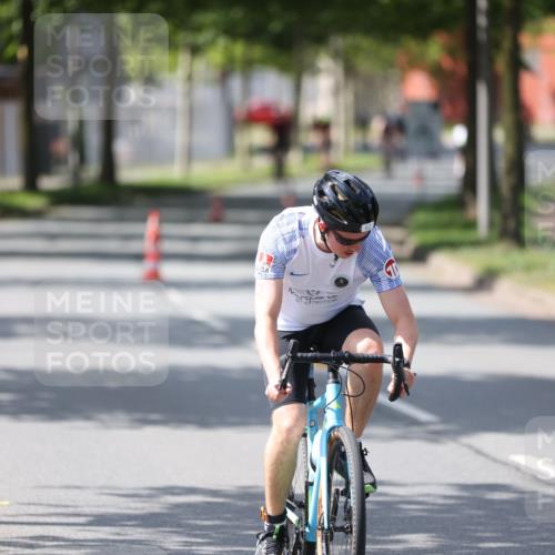 10.08.2025 - GEWOBA Citytriathlon Bremen Yannick Fuchs http://msf.ph/oto/8551026 10.08.2025 14:16:16 Radfahren 2, 23, 24, 38, 46, 48, 57, 62, 63, 65, 92, 144 meine-sportfotos.de
