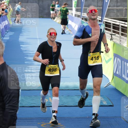 10.08.2025 - GEWOBA Citytriathlon Bremen H.Heesch http://msf.ph/oto/8551046 10.08.2025 11:40:49 Ziel 401, 417, 442, 498 meine-sportfotos.de