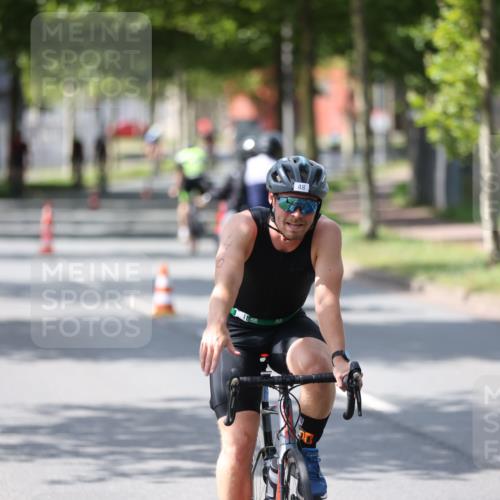 10.08.2025 - GEWOBA Citytriathlon Bremen Yannick Fuchs http://msf.ph/oto/8551048 10.08.2025 14:16:19 Radfahren 2, 23, 24, 31, 38, 48, 57, 62, 63, 65, 121, 144 meine-sportfotos.de