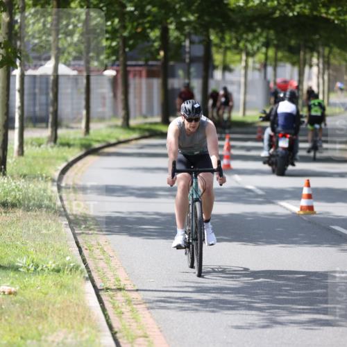 10.08.2025 - GEWOBA Citytriathlon Bremen Yannick Fuchs http://msf.ph/oto/8551056 10.08.2025 14:16:20 Radfahren 2, 23, 31, 38, 48, 57, 62, 63, 65, 121, 144, 152 meine-sportfotos.de
