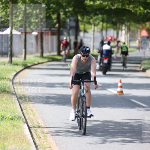 10.08.2025 - GEWOBA Citytriathlon Bremen Yannick Fuchs http://msf.ph/oto/8551061 10.08.2025 14:16:21 Radfahren 2, 23, 31, 38, 48, 57, 62, 63, 64, 65, 121, 144, 152, 173 meine-sportfotos.de