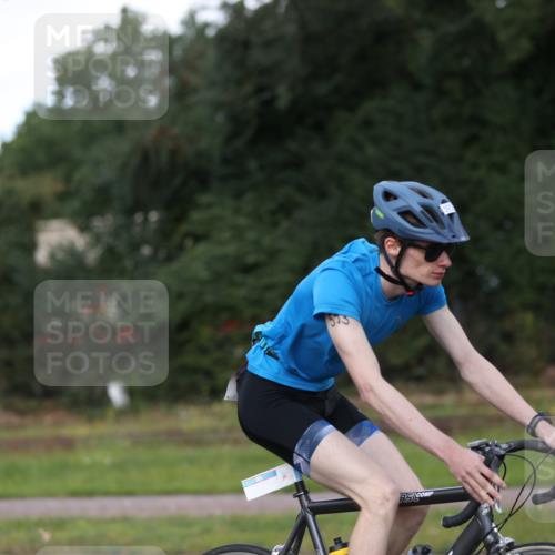 10.08.2025 - GEWOBA Citytriathlon Bremen Yannick Fuchs http://msf.ph/oto/8551072 10.08.2025 12:28:02 Radfahren 593, 651, 669, 674, 676, 697, 712, 713, 716, 748, 800, 819, 885, 898, 907, 963 meine-sportfotos.de