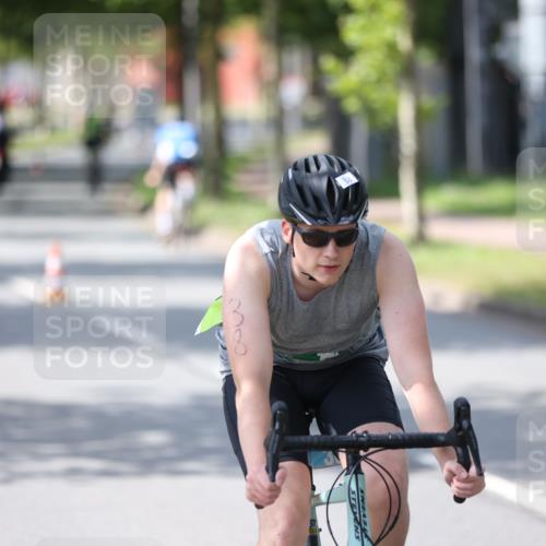 10.08.2025 - GEWOBA Citytriathlon Bremen Yannick Fuchs http://msf.ph/oto/8551075 10.08.2025 14:16:22 Radfahren 2, 23, 31, 38, 48, 57, 62, 63, 64, 65, 121, 144, 152, 173 meine-sportfotos.de