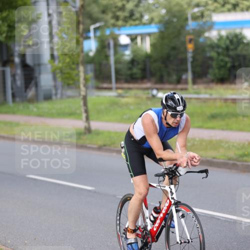 10.08.2025 - GEWOBA Citytriathlon Bremen Yannick Fuchs http://msf.ph/oto/8551080 10.08.2025 12:28:14 Radfahren 612, 651, 676, 685, 697, 713, 716, 748, 812, 898, 907 meine-sportfotos.de