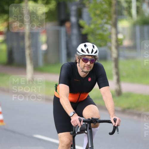10.08.2025 - GEWOBA Citytriathlon Bremen Yannick Fuchs http://msf.ph/oto/8551091 10.08.2025 12:28:18 Radfahren 612, 651, 685, 716, 748, 812, 816, 898, 907, 980 meine-sportfotos.de