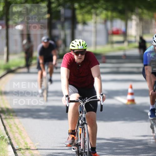 10.08.2025 - GEWOBA Citytriathlon Bremen Yannick Fuchs http://msf.ph/oto/8551101 10.08.2025 14:16:30 Radfahren 31, 38, 48, 57, 63, 64, 121, 144, 152, 173 meine-sportfotos.de