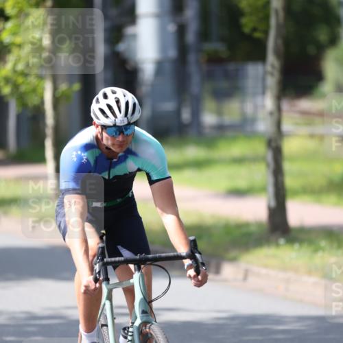 10.08.2025 - GEWOBA Citytriathlon Bremen Yannick Fuchs http://msf.ph/oto/8551108 10.08.2025 14:16:31 Radfahren 31, 38, 48, 57, 63, 64, 121, 144, 152, 173 meine-sportfotos.de