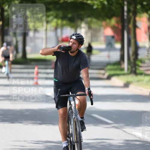 10.08.2025 - GEWOBA Citytriathlon Bremen Yannick Fuchs http://msf.ph/oto/8551114 10.08.2025 14:16:32 Radfahren 31, 38, 48, 57, 63, 64, 121, 144, 152, 173 meine-sportfotos.de