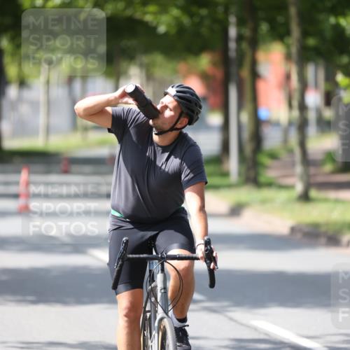 10.08.2025 - GEWOBA Citytriathlon Bremen Yannick Fuchs http://msf.ph/oto/8551117 10.08.2025 14:16:32 Radfahren 31, 38, 48, 57, 63, 64, 121, 144, 152, 173 meine-sportfotos.de
