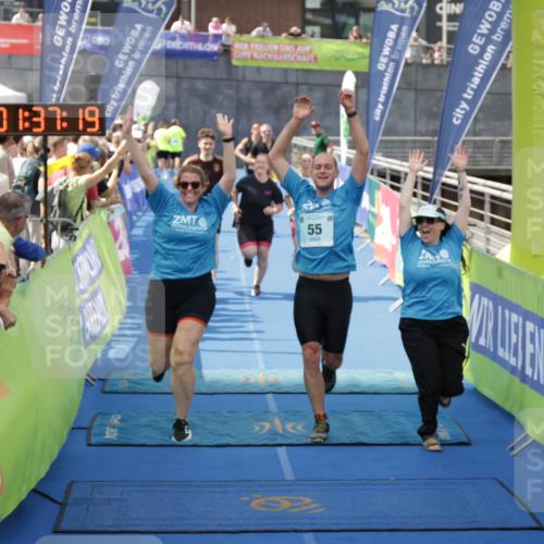 10.08.2025 - GEWOBA Citytriathlon Bremen H.Heesch http://msf.ph/oto/8551122 10.08.2025 11:41:00 Ziel 55, 223, 402, 410 meine-sportfotos.de