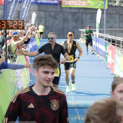 10.08.2025 - GEWOBA Citytriathlon Bremen H.Heesch http://msf.ph/oto/8551126 10.08.2025 11:41:05 Ziel 55, 223, 402, 410 meine-sportfotos.de