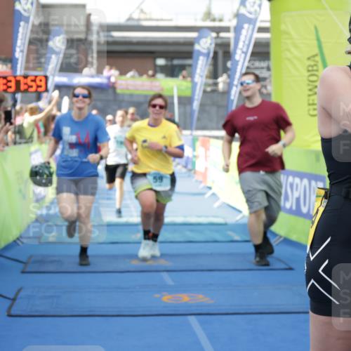 10.08.2025 - GEWOBA Citytriathlon Bremen H.Heesch http://msf.ph/oto/8551141 10.08.2025 11:41:41 Ziel 15, 59, 189, 197, 444 meine-sportfotos.de