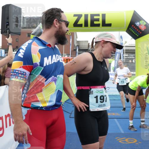 10.08.2025 - GEWOBA Citytriathlon Bremen H.Heesch http://msf.ph/oto/8551149 10.08.2025 11:41:53 Ziel 15, 191, 440 meine-sportfotos.de