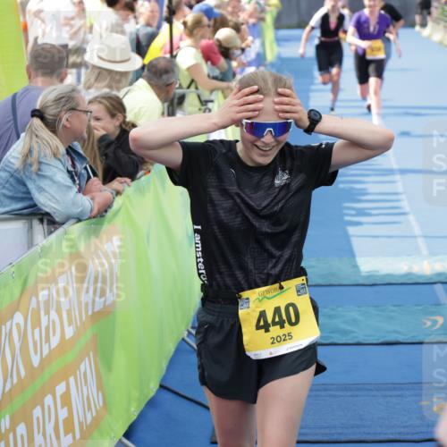10.08.2025 - GEWOBA Citytriathlon Bremen H.Heesch http://msf.ph/oto/8551151 10.08.2025 11:41:58 Ziel 191, 440, 451, 456 meine-sportfotos.de