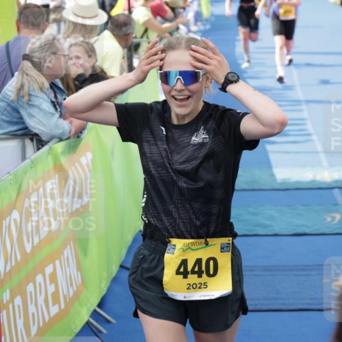 10.08.2025 - GEWOBA Citytriathlon Bremen H.Heesch http://msf.ph/oto/8551152 10.08.2025 11:41:58 Ziel 191, 440, 451, 456 meine-sportfotos.de