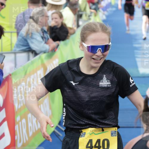 10.08.2025 - GEWOBA Citytriathlon Bremen H.Heesch http://msf.ph/oto/8551154 10.08.2025 11:41:59 Ziel 191, 440, 451, 456 meine-sportfotos.de