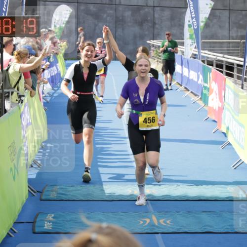 10.08.2025 - GEWOBA Citytriathlon Bremen H.Heesch http://msf.ph/oto/8551155 10.08.2025 11:42:01 Ziel 191, 440, 451, 456, 501 meine-sportfotos.de