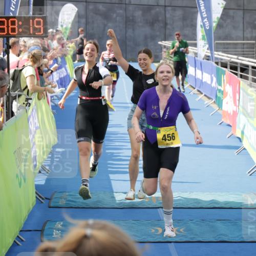 10.08.2025 - GEWOBA Citytriathlon Bremen H.Heesch http://msf.ph/oto/8551156 10.08.2025 11:42:01 Ziel 191, 440, 451, 456, 501 meine-sportfotos.de
