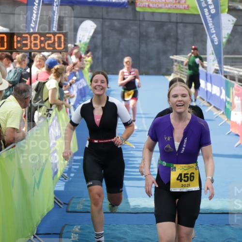 10.08.2025 - GEWOBA Citytriathlon Bremen H.Heesch http://msf.ph/oto/8551158 10.08.2025 11:42:02 Ziel 191, 440, 451, 456, 501 meine-sportfotos.de