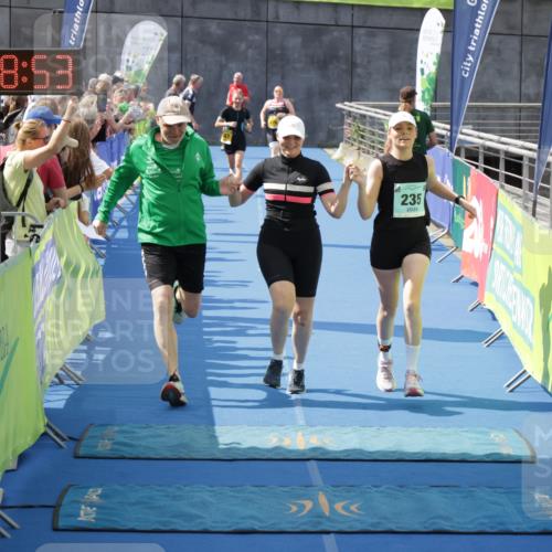 10.08.2025 - GEWOBA Citytriathlon Bremen H.Heesch http://msf.ph/oto/8551166 10.08.2025 11:42:35 Ziel 235, 476 meine-sportfotos.de