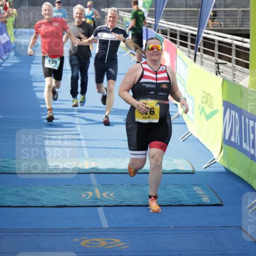 10.08.2025 - GEWOBA Citytriathlon Bremen H.Heesch http://msf.ph/oto/8551175 10.08.2025 11:42:44 Ziel 139, 447, 476 meine-sportfotos.de