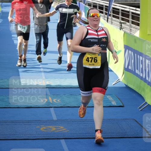 10.08.2025 - GEWOBA Citytriathlon Bremen H.Heesch http://msf.ph/oto/8551177 10.08.2025 11:42:45 Ziel 139, 447, 463 meine-sportfotos.de