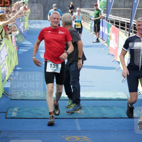 10.08.2025 - GEWOBA Citytriathlon Bremen H.Heesch http://msf.ph/oto/8551179 10.08.2025 11:42:47 Ziel 53, 139, 447, 463 meine-sportfotos.de