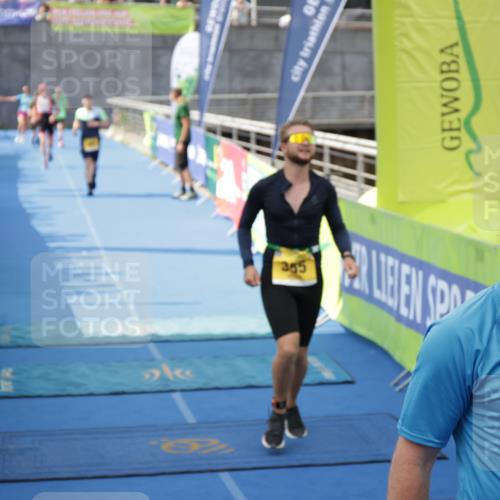 10.08.2025 - GEWOBA Citytriathlon Bremen H.Heesch http://msf.ph/oto/8551194 10.08.2025 11:42:59 Ziel 53, 355 meine-sportfotos.de