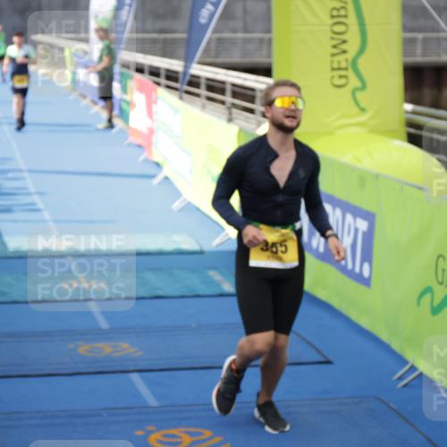 10.08.2025 - GEWOBA Citytriathlon Bremen H.Heesch http://msf.ph/oto/8551196 10.08.2025 11:43:00 Ziel 355 meine-sportfotos.de