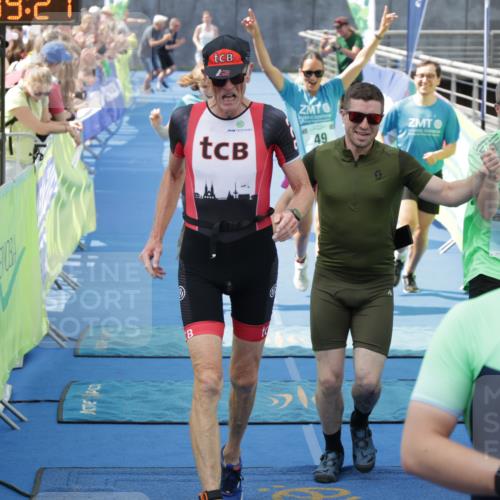 10.08.2025 - GEWOBA Citytriathlon Bremen H.Heesch http://msf.ph/oto/8551206 10.08.2025 11:43:08 Ziel 49, 229, 354, 506 meine-sportfotos.de