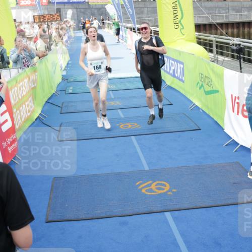10.08.2025 - GEWOBA Citytriathlon Bremen H.Heesch http://msf.ph/oto/8551214 10.08.2025 11:43:16 Ziel 49, 169, 229 meine-sportfotos.de