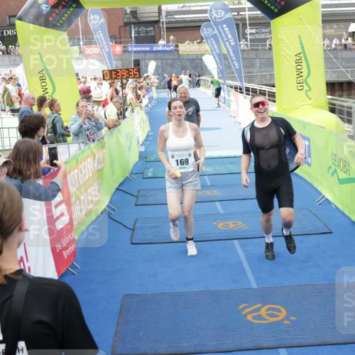 10.08.2025 - GEWOBA Citytriathlon Bremen H.Heesch http://msf.ph/oto/8551215 10.08.2025 11:43:17 Ziel 169, 229 meine-sportfotos.de