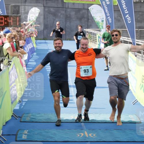 10.08.2025 - GEWOBA Citytriathlon Bremen H.Heesch http://msf.ph/oto/8551225 10.08.2025 11:43:23 Ziel 93, 169, 233 meine-sportfotos.de