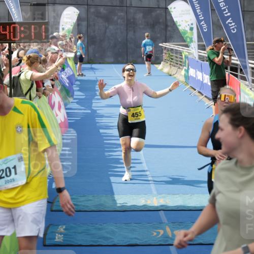 10.08.2025 - GEWOBA Citytriathlon Bremen H.Heesch http://msf.ph/oto/8551241 10.08.2025 11:43:53 Ziel 201, 455, 475 meine-sportfotos.de