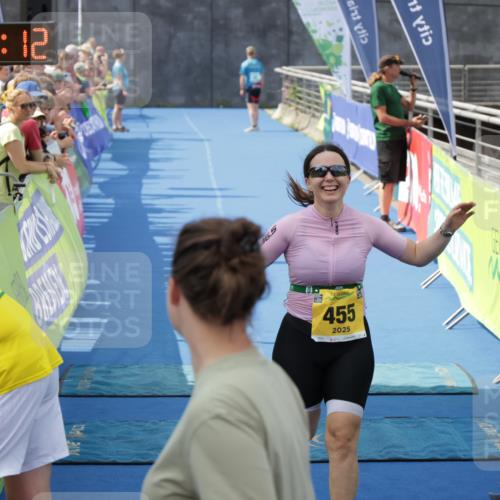 10.08.2025 - GEWOBA Citytriathlon Bremen H.Heesch http://msf.ph/oto/8551246 10.08.2025 11:43:54 Ziel 201, 455, 475 meine-sportfotos.de