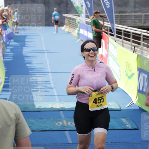 10.08.2025 - GEWOBA Citytriathlon Bremen H.Heesch http://msf.ph/oto/8551247 10.08.2025 11:43:55 Ziel 201, 455, 475 meine-sportfotos.de