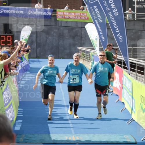 10.08.2025 - GEWOBA Citytriathlon Bremen H.Heesch http://msf.ph/oto/8551251 10.08.2025 11:44:11 Ziel 47 meine-sportfotos.de