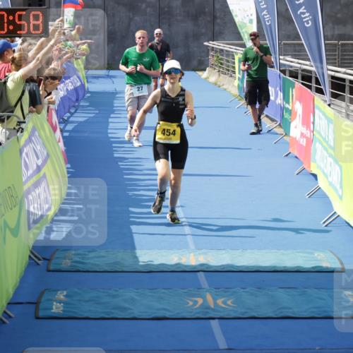10.08.2025 - GEWOBA Citytriathlon Bremen H.Heesch http://msf.ph/oto/8551257 10.08.2025 11:44:40 Ziel 27, 454 meine-sportfotos.de
