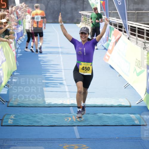 10.08.2025 - GEWOBA Citytriathlon Bremen H.Heesch http://msf.ph/oto/8551307 10.08.2025 11:45:17 Ziel 450 meine-sportfotos.de