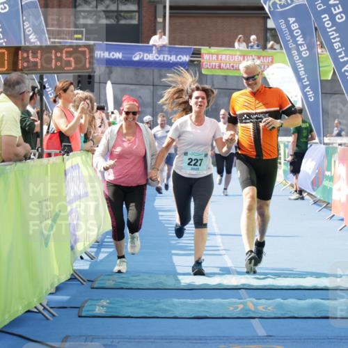 10.08.2025 - GEWOBA Citytriathlon Bremen H.Heesch http://msf.ph/oto/8551341 10.08.2025 11:45:39 Ziel 227 meine-sportfotos.de